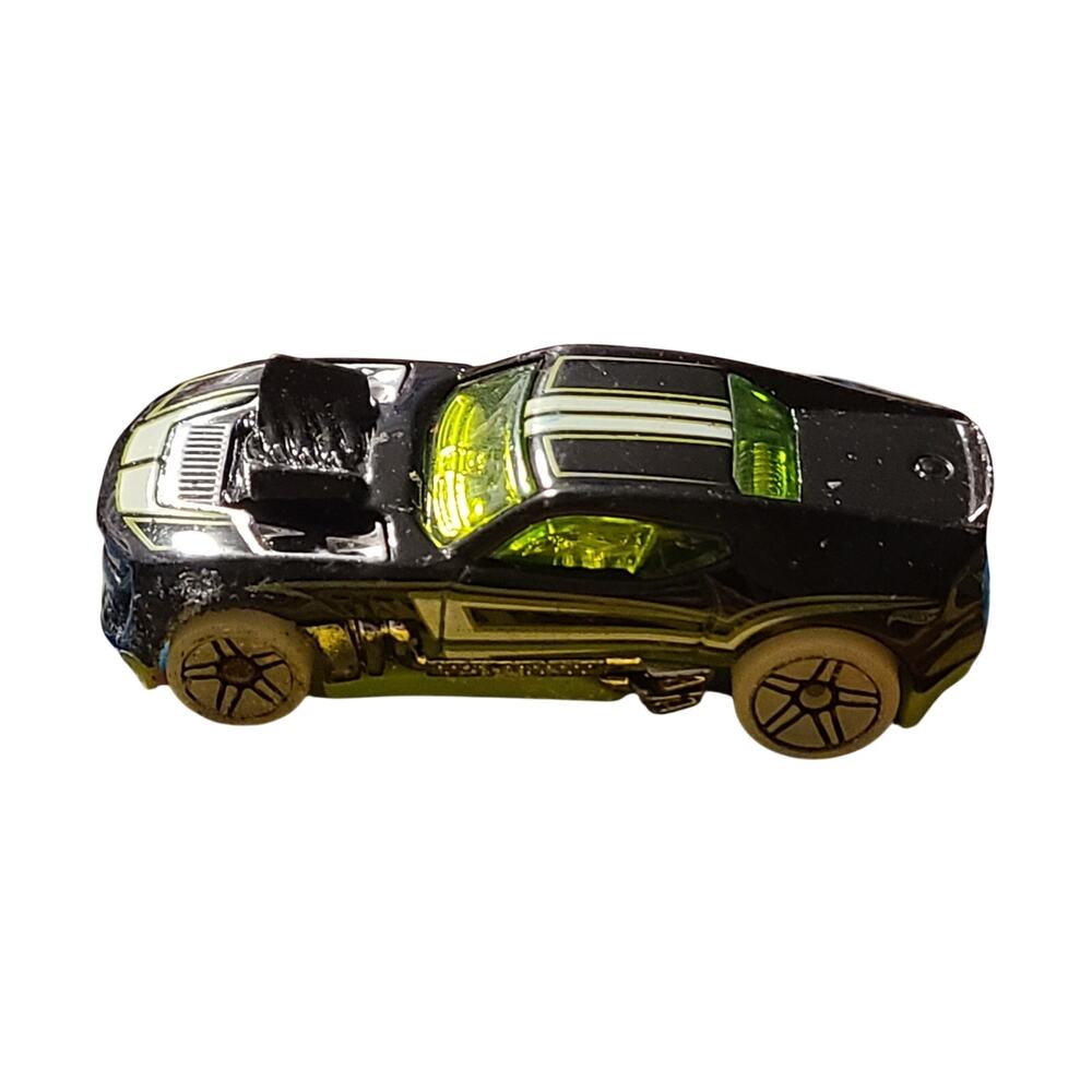 2010 Hot Wheels Twinduction Diecast Car Toy Black Green White